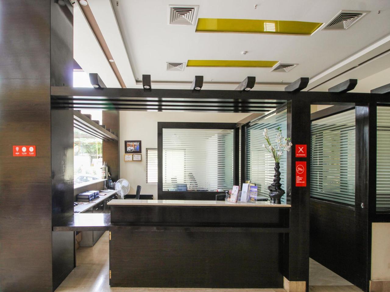 Rio Meridian Hotel Mysore Exterior foto