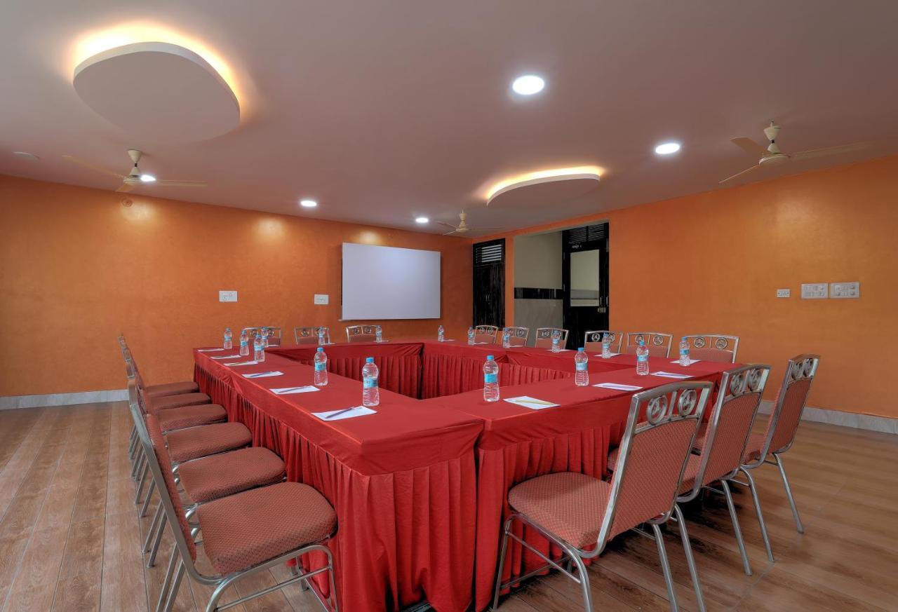 Rio Meridian Hotel Mysore Exterior foto